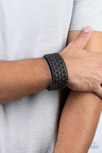Load image into Gallery viewer, Urban Expansion Men Black Bracelet