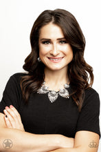 Cargar imagen en el visor de la galería, Miss YOU-niverse Black/ Silver Necklace