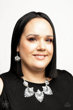 Cargar imagen en el visor de la galería, Miss YOU-niverse Black/ Silver Necklace