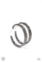 Cargar imagen en el visor de la galería, GLITZY By Association Black/ White Earring