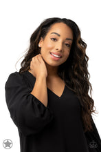 Cargar imagen en el visor de la galería, Just In TIMELESS Gold/ White Earring