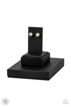 Cargar imagen en el visor de la galería, Just In TIMELESS Gold/ White Earring