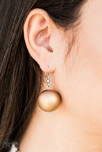 Cargar imagen en el visor de la galería, A Warm Welcome Brown Necklace