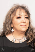 Cargar imagen en el visor de la galería, Hypnotized Silver Necklace