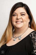 Cargar imagen en el visor de la galería, Hypnotized Silver Necklace