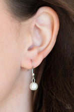 Cargar imagen en el visor de la galería, Very Valentine Blue/ Silver/ White Necklace