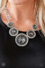 Cargar imagen en el visor de la galería, Global Glamour Silver Necklace