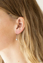 Load image into Gallery viewer, Quite Quintessence Blue/ White Necklace