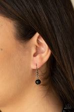 Load image into Gallery viewer, Bow Before The Queen Black Necklace