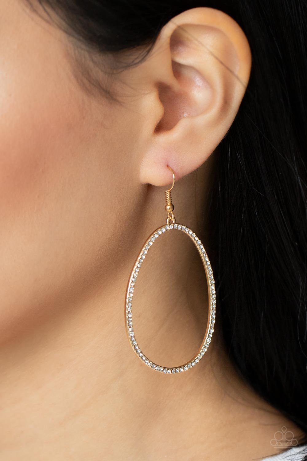 OVAL-ruled! Gold Earring