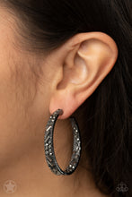 Load image into Gallery viewer, GLITZY By Association Black/ White Earring
