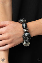 Load image into Gallery viewer, Glaze of Glory Black/ Blue/ Peach Bracelet
