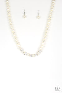 Posh Boss Black/White Pearl Necklace