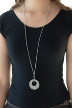 Load image into Gallery viewer, Glitzy Glow Silver Necklace
