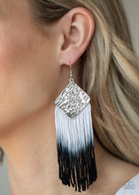 Cargar imagen en el visor de la galería, DIP The Scales Black Earring
