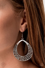 Load image into Gallery viewer, Vineyard Venture Silver Earring
