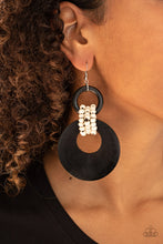 Cargar imagen en el visor de la galería, Beach Day Drama Black Earring
