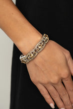 Cargar imagen en el visor de la galería, Easy On The ICE Brown Bracelet
