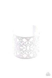 Hacienda Hotspot White Bracelet