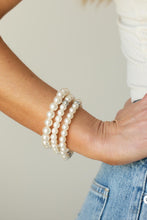 Load image into Gallery viewer, Here Comes The Heiress White Pearl Bracelet
