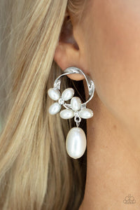 Elegant Expo White Pearl Earring