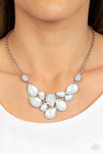 Cargar imagen en el visor de la galería, Keeps GLOWING and GLOWING White Necklace
