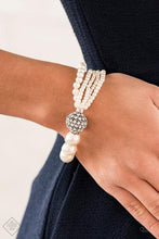 Cargar imagen en el visor de la galería, Show Them The DIOR White Bracelet
