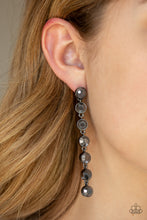 Cargar imagen en el visor de la galería, Dazzling Debonair Black Earring
