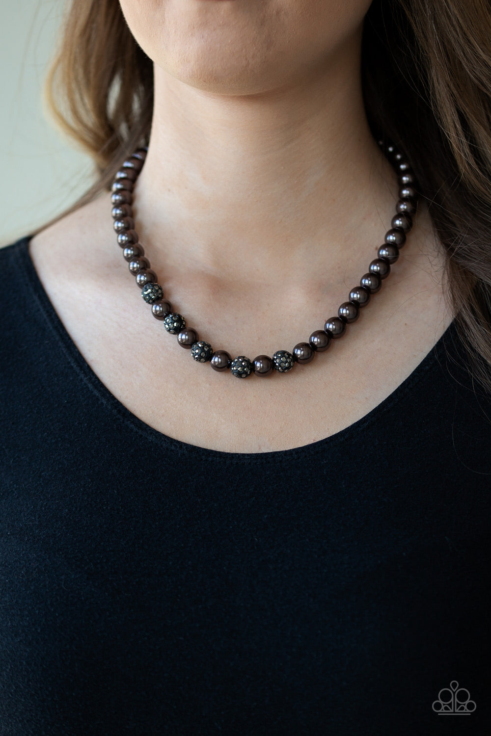 Posh Boss Black/White Pearl Necklace