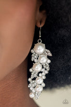 Cargar imagen en el visor de la galería, The Party Has Arrived White Pearl Earrings
