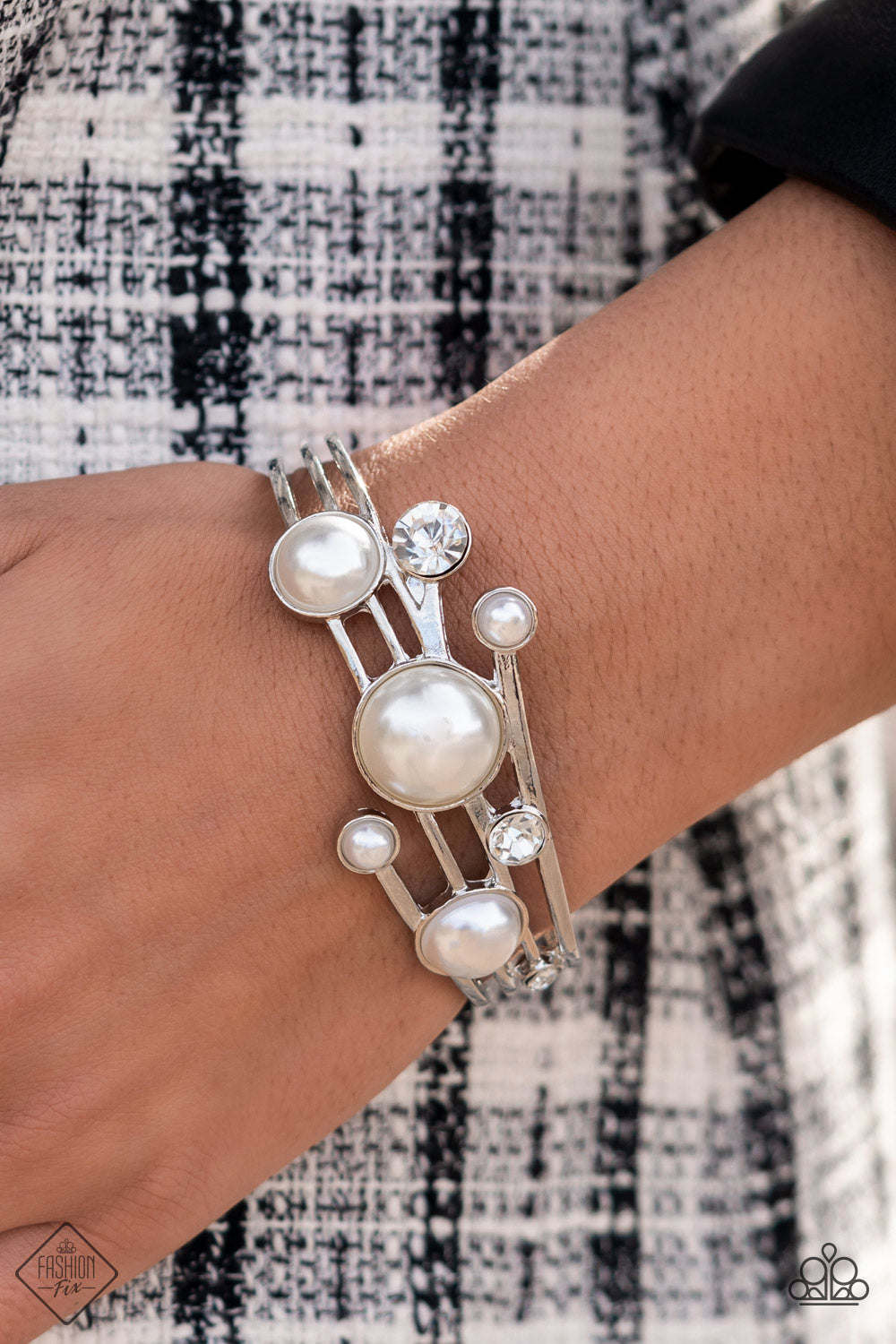 Total SAIL Out White Pearl Bracelet