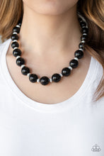 Cargar imagen en el visor de la galería, Uptown Heiress Black Pearl Necklace
